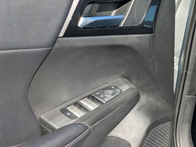 Thumbnail: 2024 Mitsubishi Outlander - 10