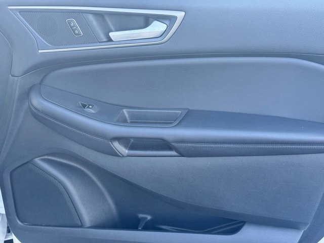 Thumbnail: 2022 Ford Edge - 32