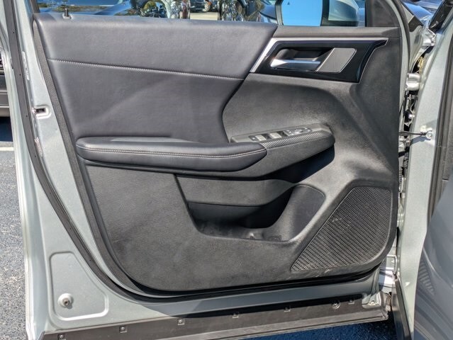 Thumbnail: 2024 Mitsubishi Outlander - 9