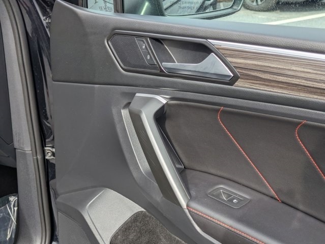 Thumbnail: 2024 Volkswagen Tiguan - 27