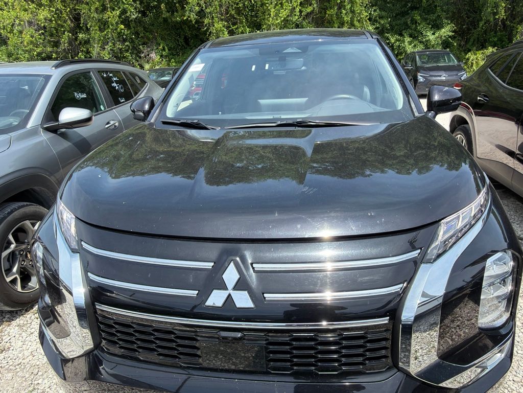 2025 Mitsubishi Outlander SE 2WD's photo