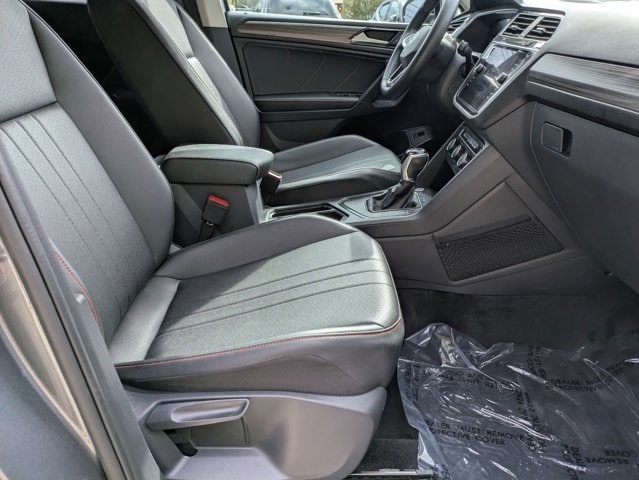 Thumbnail: 2024 Volkswagen Tiguan - 24