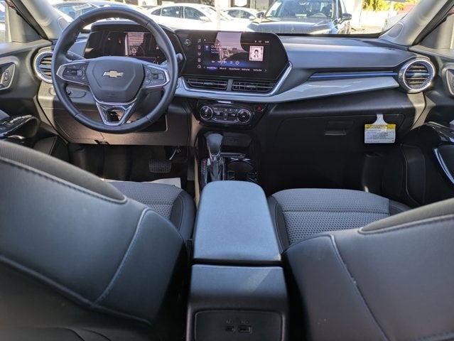 Thumbnail: 2025 Chevrolet Trax - 19