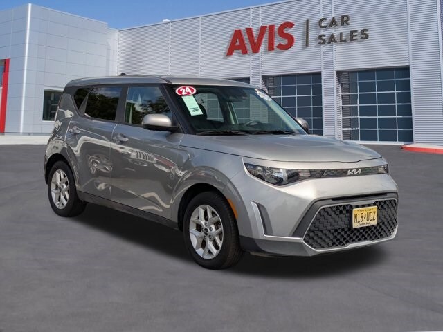 2024 Kia Soul LX photo 3