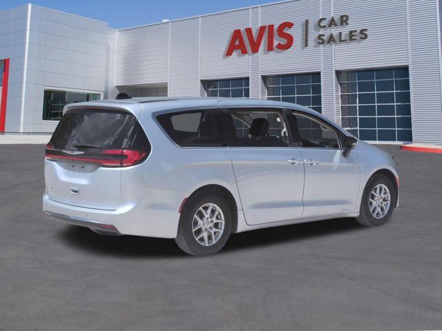 Thumbnail: 2024 Chrysler Pacifica - 6