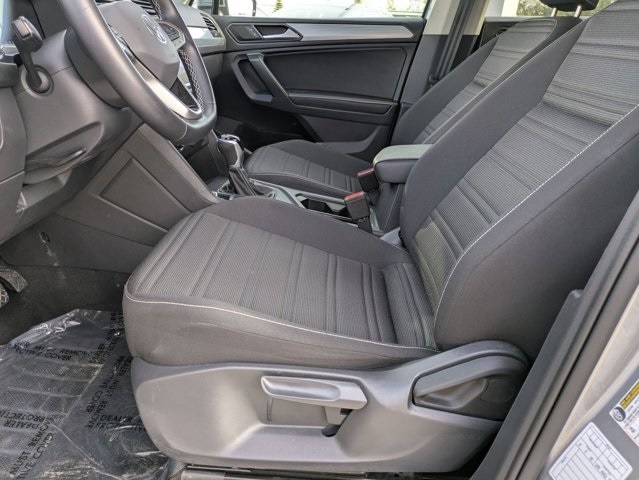 Thumbnail: 2024 Volkswagen Tiguan - 17