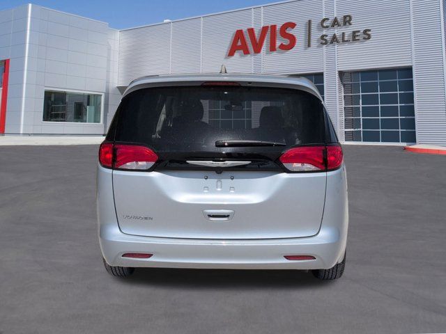 Thumbnail: 2024 Chrysler Voyager - 7