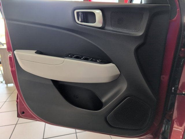 Thumbnail: 2025 Hyundai Venue - 6