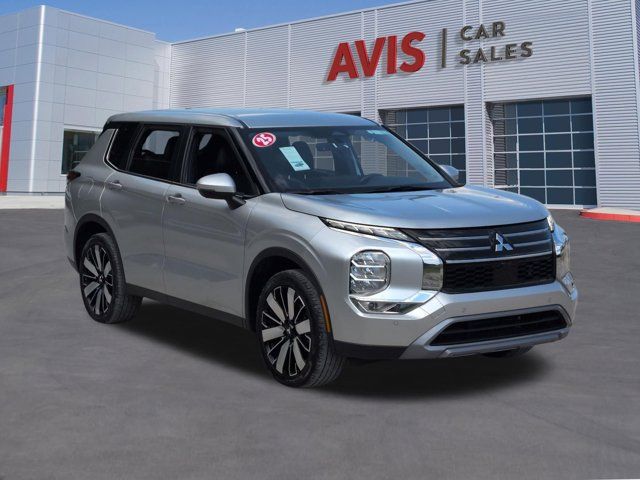 Thumbnail: 2025 Mitsubishi Outlander - 3