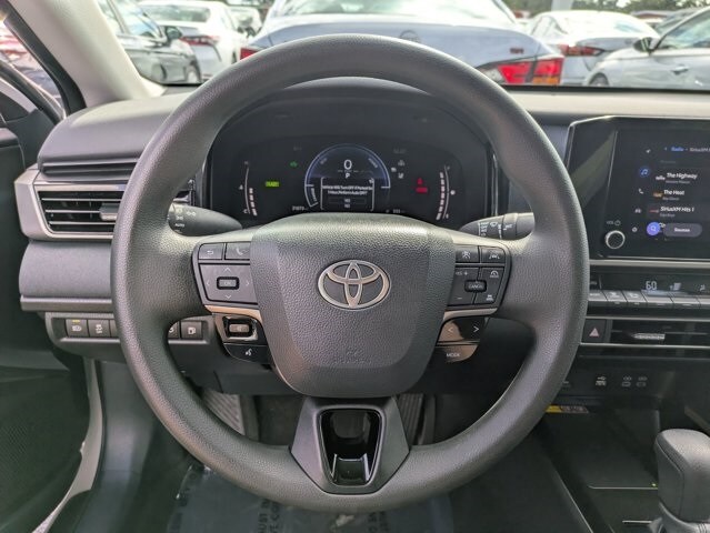 Thumbnail: 2025 Toyota Camry - 18