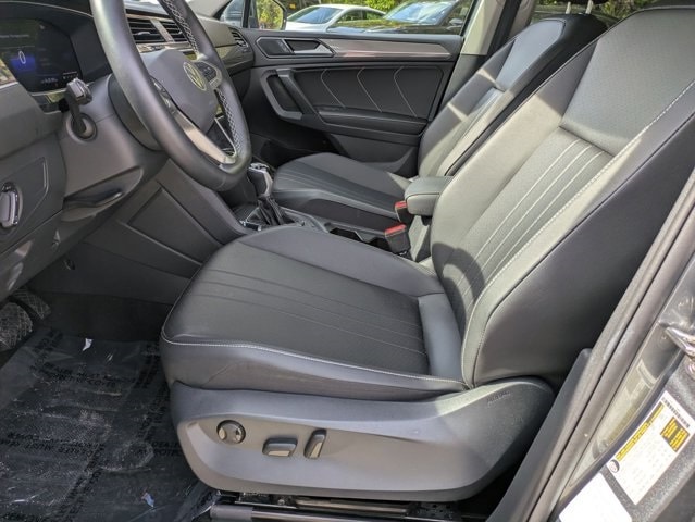 Thumbnail: 2024 Volkswagen Tiguan - 17