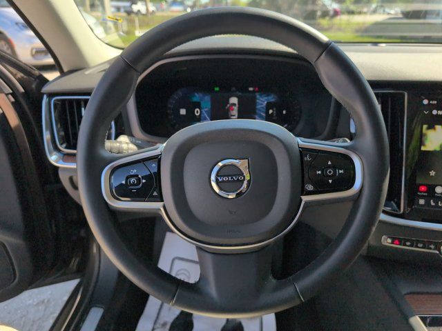 Thumbnail: 2025 Volvo S60 - 22