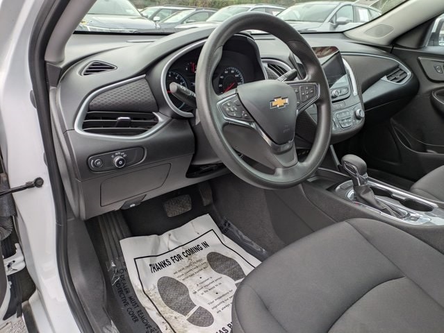 Thumbnail: 2023 Chevrolet Malibu - 5