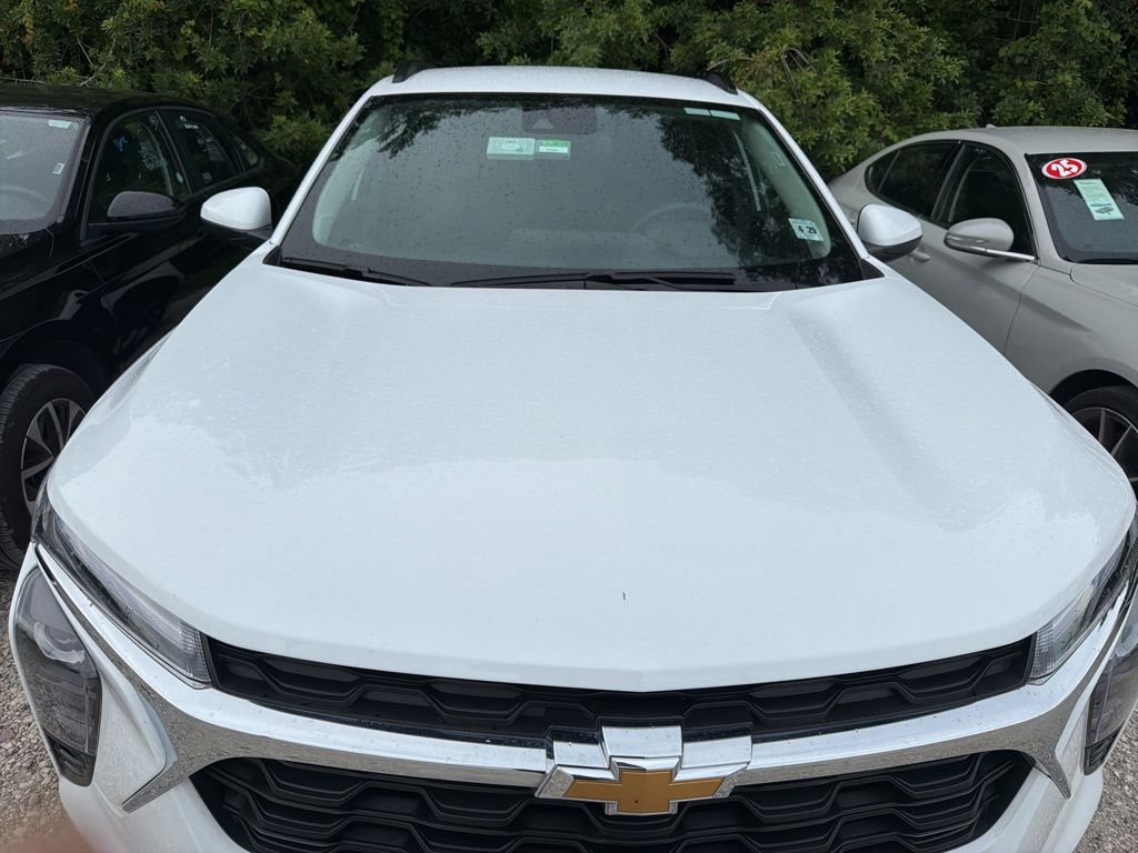 Thumbnail: 2025 Chevrolet Trax - 6