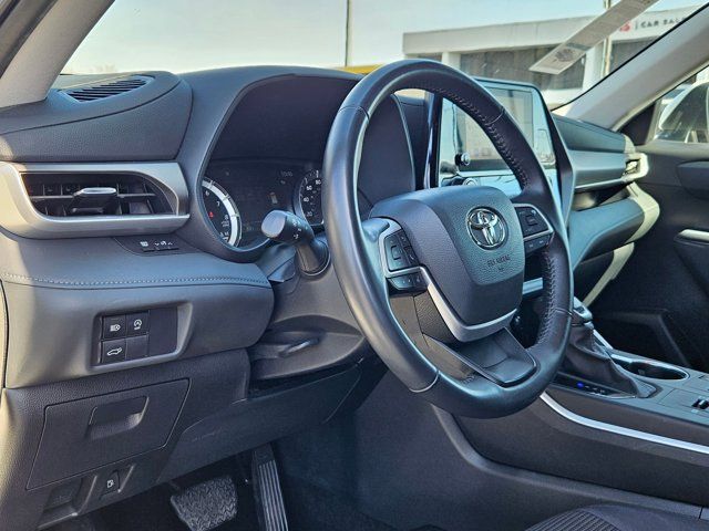 Thumbnail: 2024 Toyota Highlander - 14