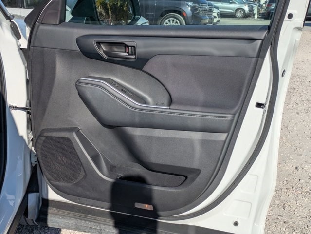 Thumbnail: 2024 Toyota Highlander - 27