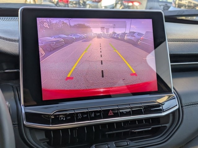 Thumbnail: 2023 Jeep Compass - 9