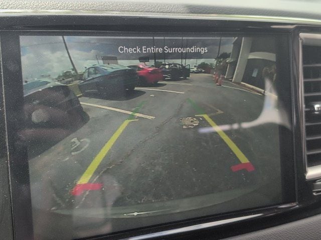 Thumbnail: 2023 Chrysler Pacifica - 17