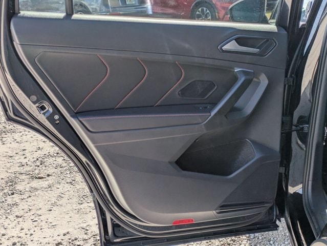 Thumbnail: 2024 Volkswagen Tiguan - 18