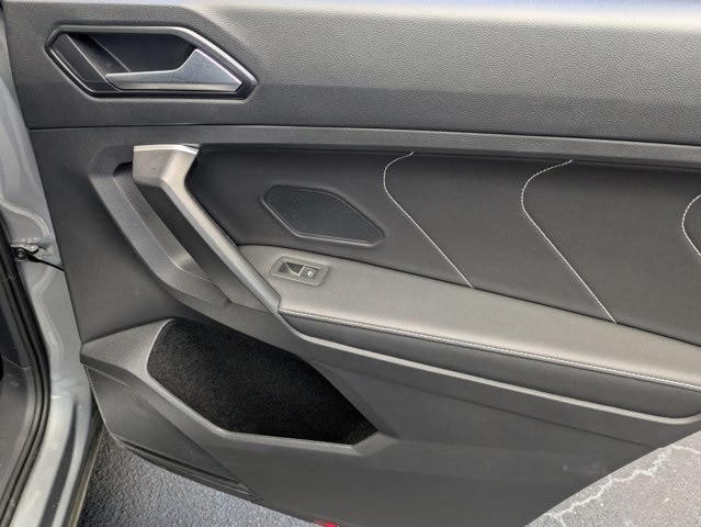 Thumbnail: 2024 Volkswagen Tiguan - 30