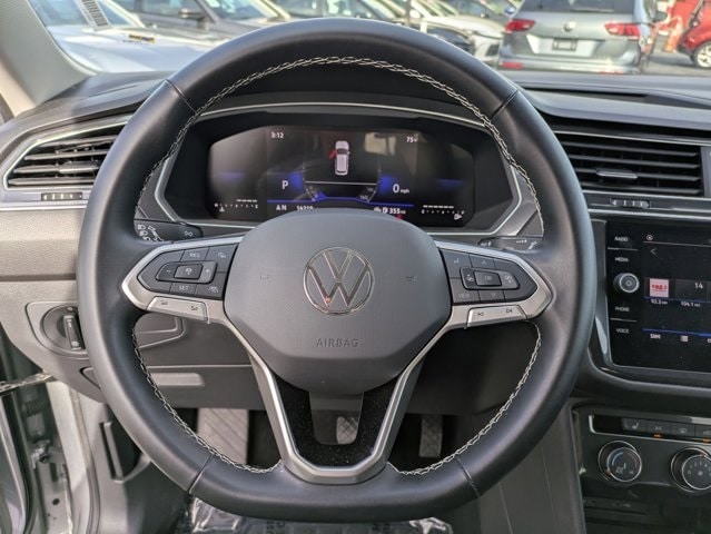 Thumbnail: 2024 Volkswagen Tiguan - 15