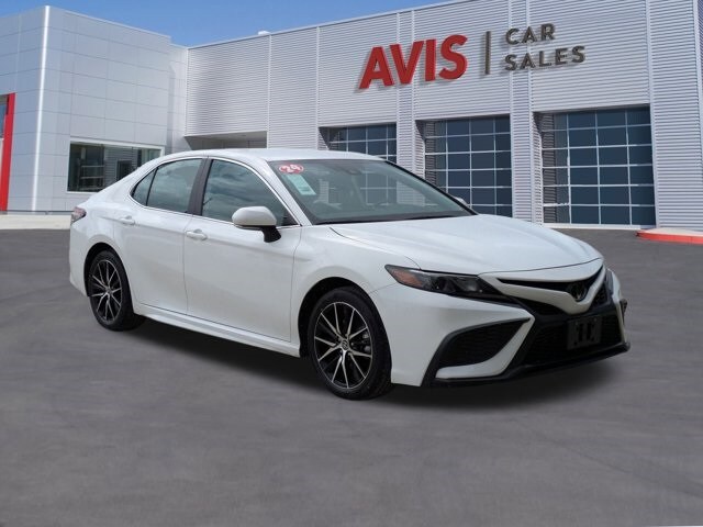2024 Toyota Camry SE photo 3