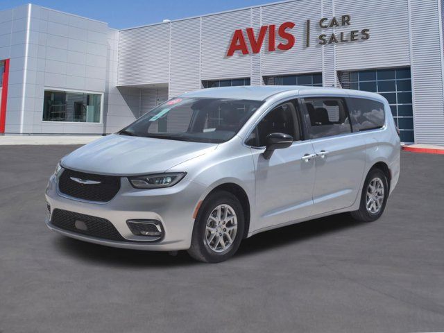 2024 Chrysler Pacifica Touring L's photo