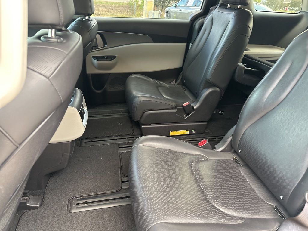 Thumbnail: 2024 Kia Carnival - 5