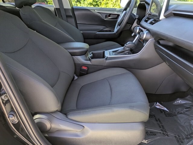 Thumbnail: 2025 Toyota RAV4 - 31