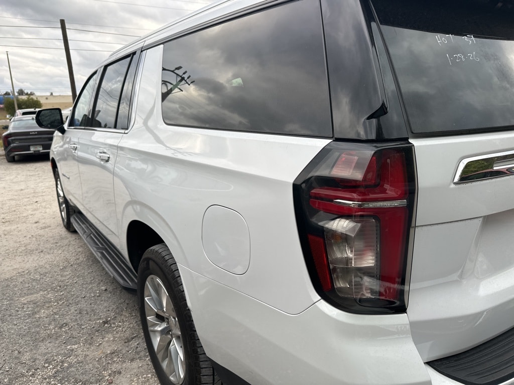 Thumbnail: 2023 Chevrolet Suburban - 3