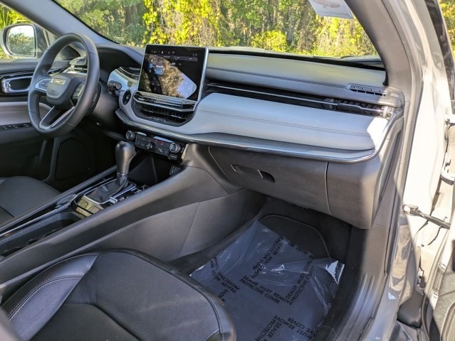 Thumbnail: 2023 Jeep Compass - 26