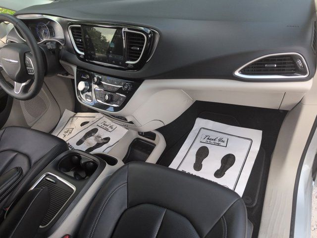Thumbnail: 2024 Chrysler Pacifica - 32