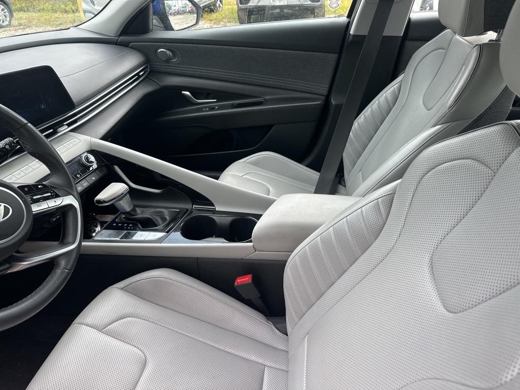 Thumbnail: 2024 Hyundai Elantra - 4