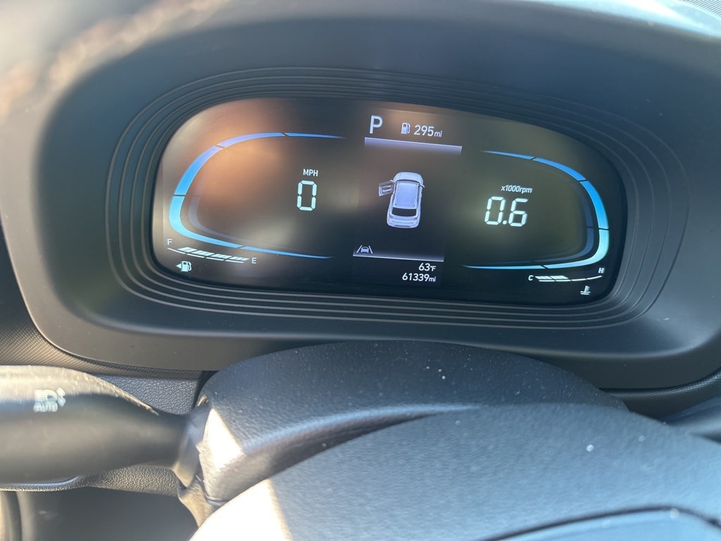 Thumbnail: 2023 Hyundai Venue - 7