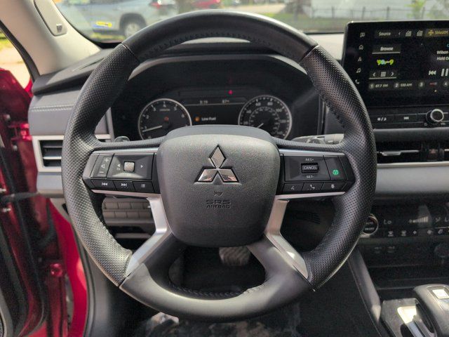Thumbnail: 2025 Mitsubishi Outlander - 23