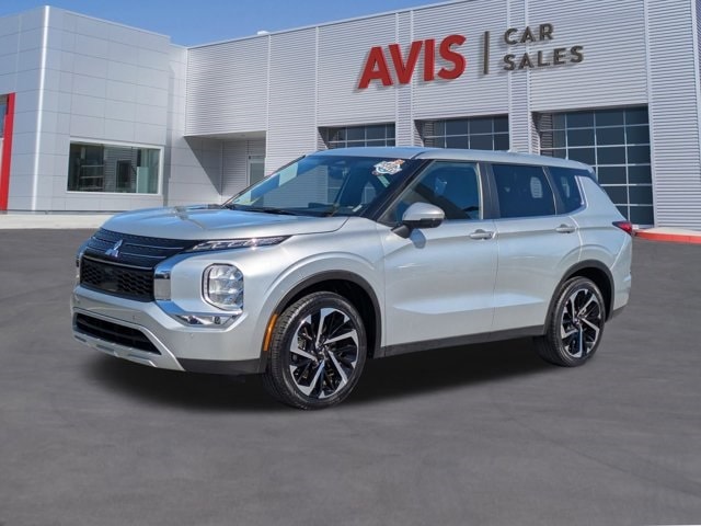 Thumbnail: 2024 Mitsubishi Outlander - 1