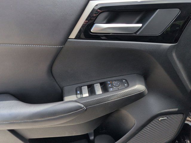 Thumbnail: 2025 Mitsubishi Outlander - 13