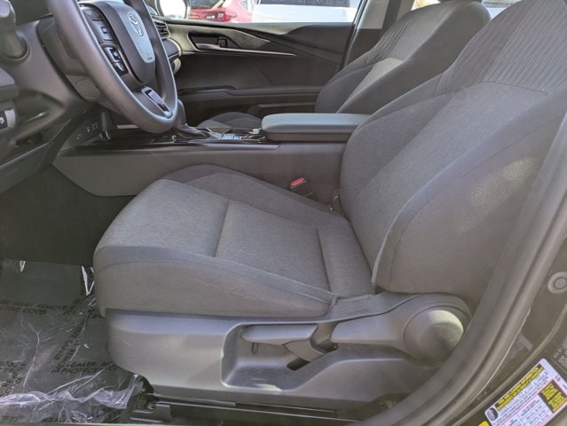 Thumbnail: 2025 Toyota Camry - 17