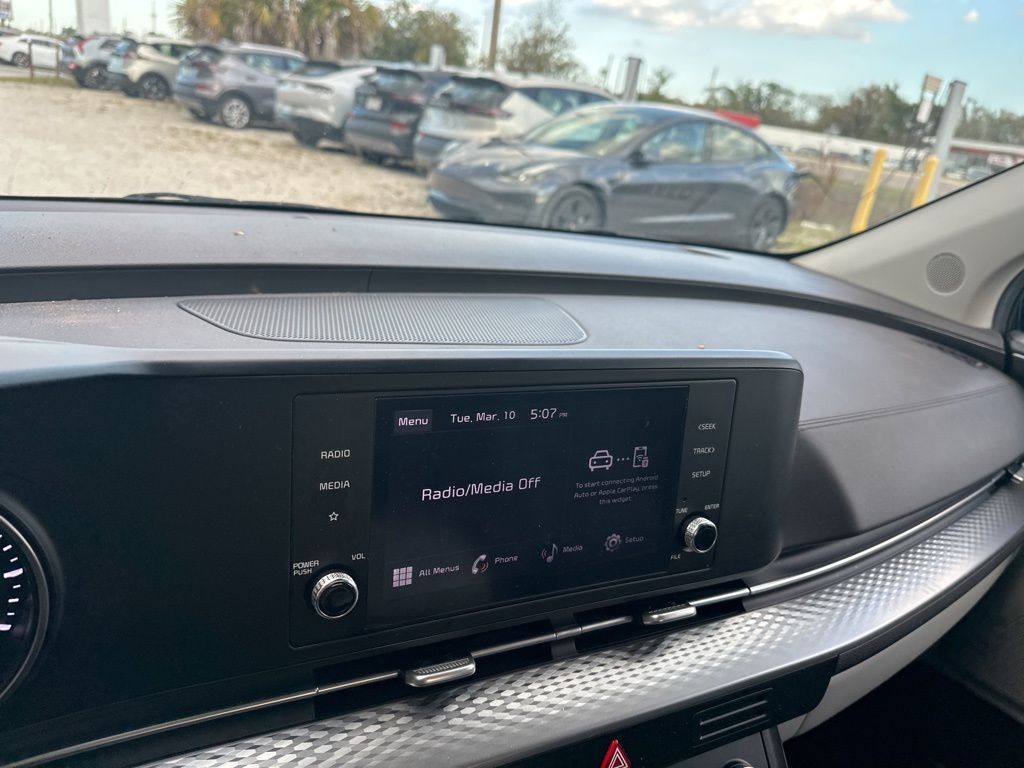 Thumbnail: 2024 Kia Carnival - 3