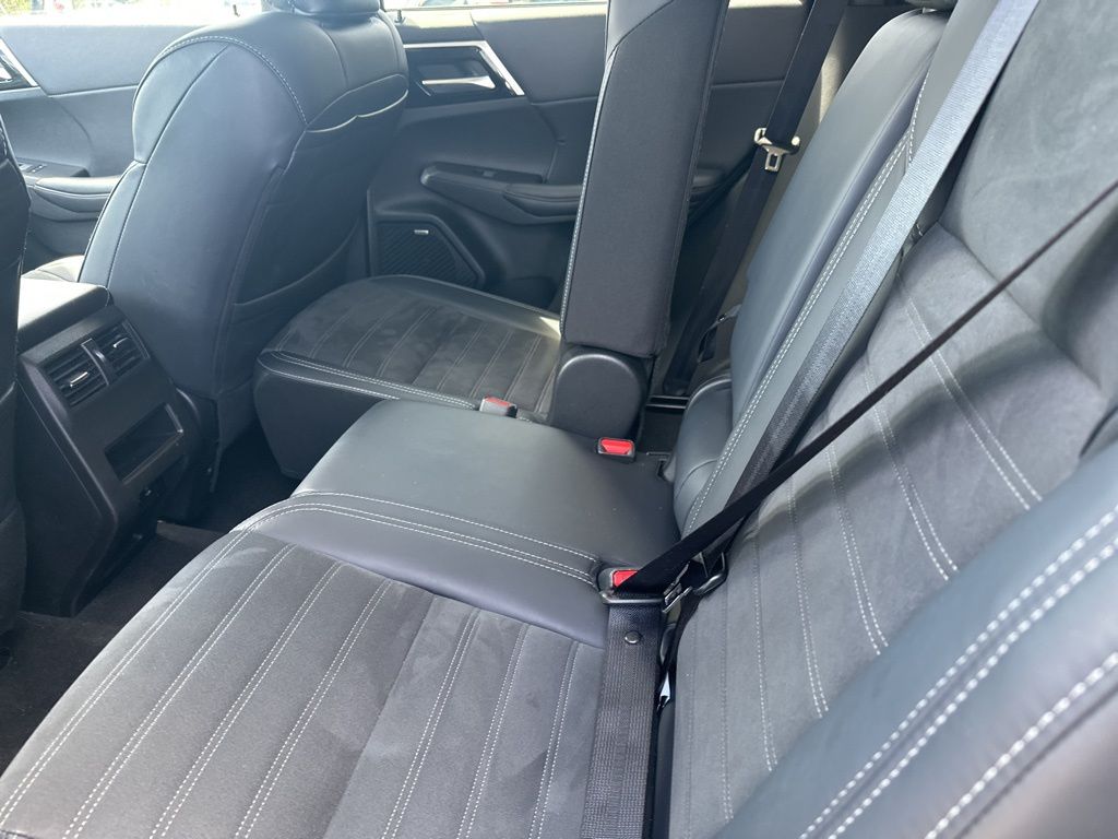 Thumbnail: 2025 Mitsubishi Outlander - 2