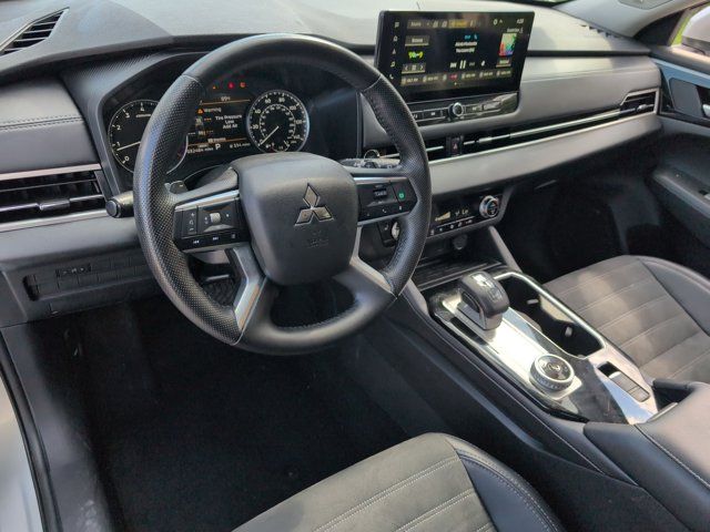 Thumbnail: 2025 Mitsubishi Outlander - 15