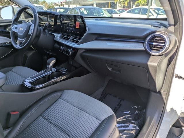 Thumbnail: 2025 Chevrolet Trax - 26