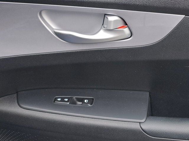 Thumbnail: 2024 Kia Forte - 33