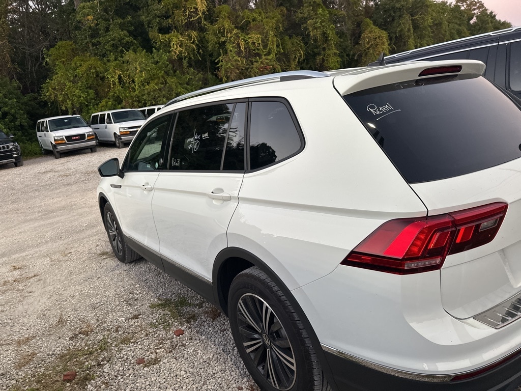 Thumbnail: 2024 Volkswagen Tiguan - 4