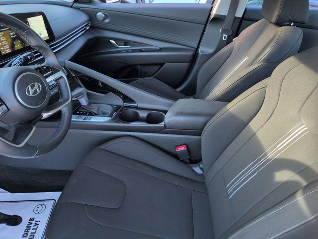 Thumbnail: 2025 Hyundai Elantra - 24