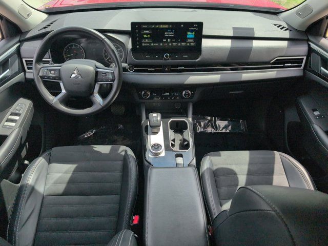 Thumbnail: 2025 Mitsubishi Outlander - 26