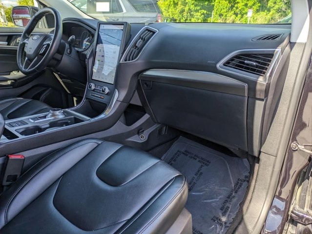 2022 Ford Edge Titanium 30