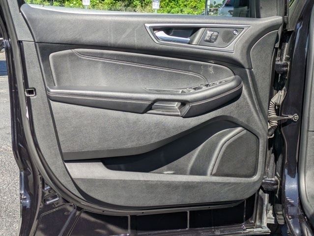 2022 Ford Edge Titanium 11