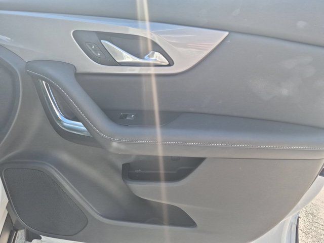 Thumbnail: 2025 Chevrolet Blazer - 32