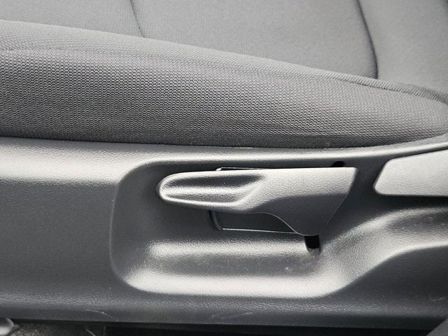 Thumbnail: 2025 Toyota Corolla Cross - 6